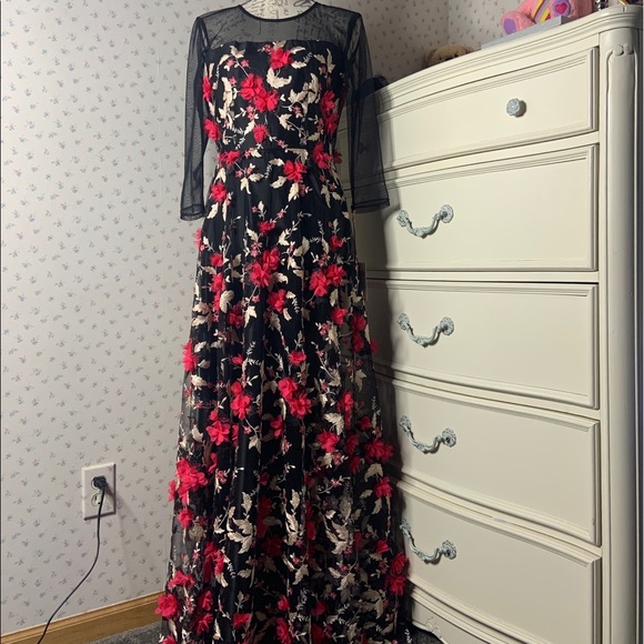 Alex Marie Floral Appliqué Maxi Dress - Picture 5 of 15